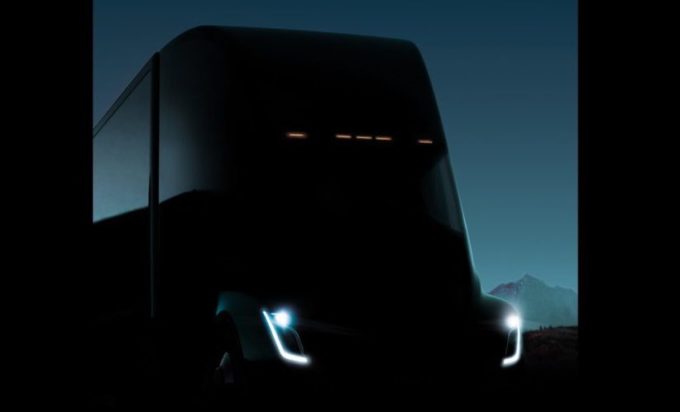 Tesla, nuova anticipazione del camion 100% elettrico [TEASER]