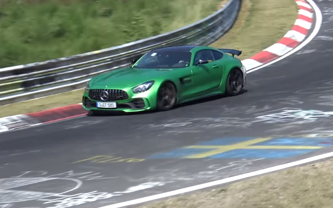 Mercedes AMG GT R Black Series: nuovi collaudi al Nurburgring [VIDEO SPIA]