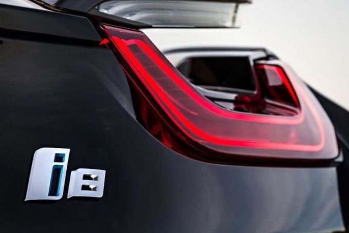 BMW, accordo con Solid Power per lo sviluppo delle batterie allo stato solido