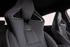Opel Insignia GSi, dotata di sedili sportivi ad alte prestazioni su misura [FOTO e VIDEO]