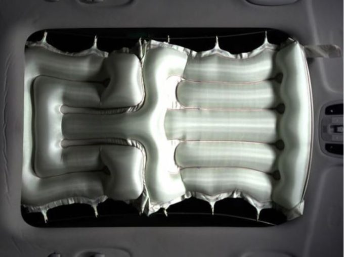 Hyundai sperimenta il nuovo super airbag che copre per intero il tetto dell’auto