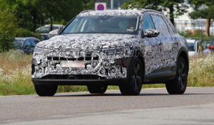 Audi e-tron quattro: il SUV elettrico potrebbe debuttare a Parigi?