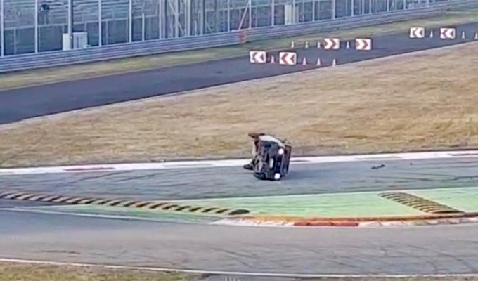 Fiat Panda 750: i temerari di Monza e il tranello del cordolo [VIDEO]