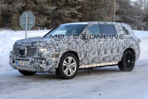 Mercedes GLS: il nuovo modello muove i suoi primi passi sulla neve [FOTO SPIA]