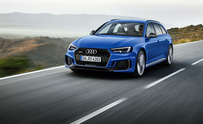 Audi RS4 Avant equipaggiata con gli pneumatici Hankook Ventus S1 evo2
