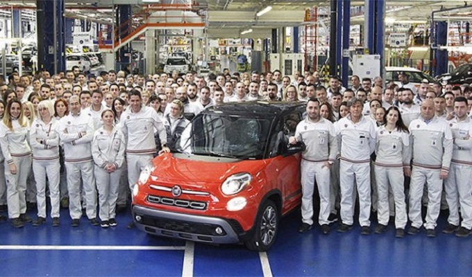 Fiat 500L festeggia il traguardo del 500 millesimo esemplare prodotto