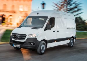 Mercedes Sprinter MY 2019, il furgone si è fatto più versatile e tecnologico [FOTO]