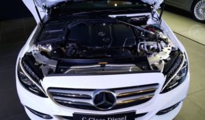 Mercedes è accusata di aver truccato le emissioni dei motori diesel