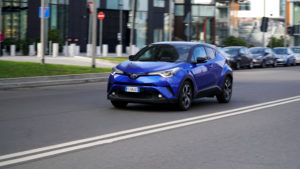 Toyota C-HR, l’anticonformista che piace [VIDEO PROVA SU STRADA]