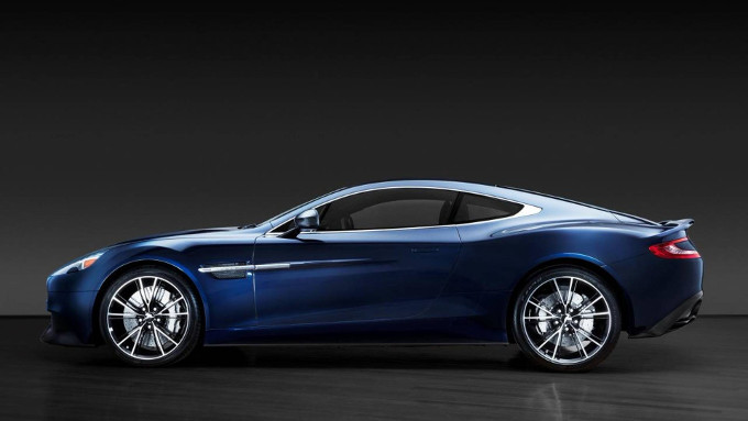 Aston Martin Vanquish, all’asta quella appartenuta a Daniel Craig