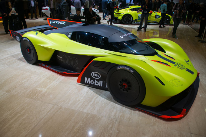 Aston Martin conferma che la “baby Valkyrie” sarà ibrida