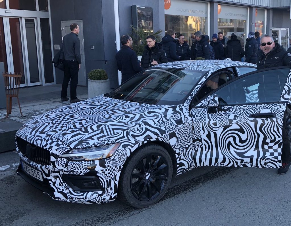 Volvo S60: la prima immagine del nuovo modello è online