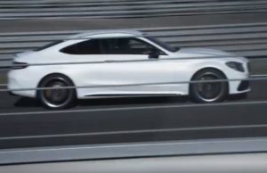 Mercedes-AMG C63 S Coupe: il restyling in pista corre verso il Salone di New York [VIDEO TEASER]