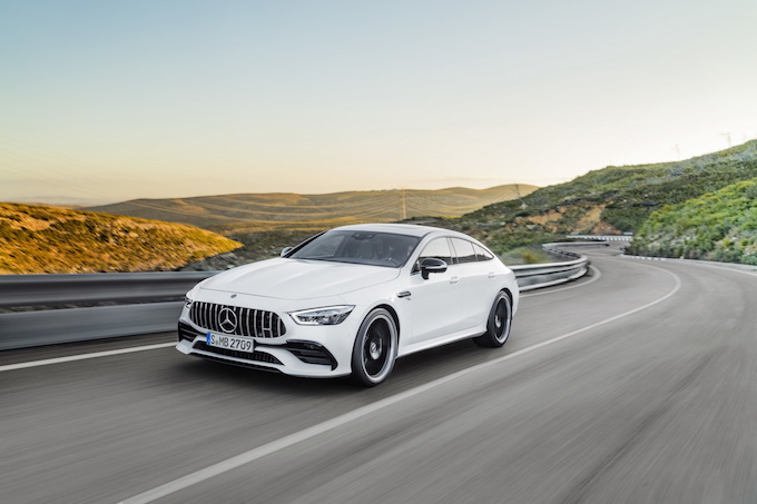 Mercedes AMG GT Coupé 4: potenza ed eleganza in tre versioni