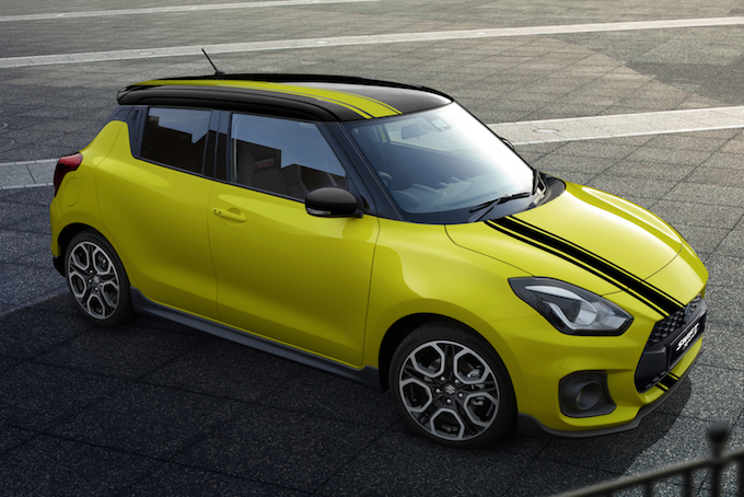 Suzuki Swift Sport BeeRacing fa il suo debutto online