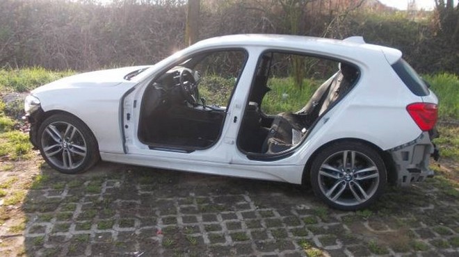 BMW Serie 1 rubata e ritrovata senza sedili e portiere