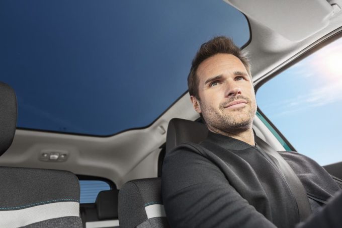 Nuova Citroen C4 Cactus: il comfort passa anche dal tetto panoramico in vetro