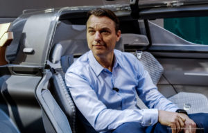 Renault: il futuro dell’auto secondo Laurens van den Acker [VIDEO INTERVISTA]