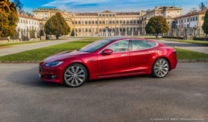 Tesla Model S 100D, l’elettrica di lusso che ha cambiato tutto [VIDEO PROVA SU STRADA]