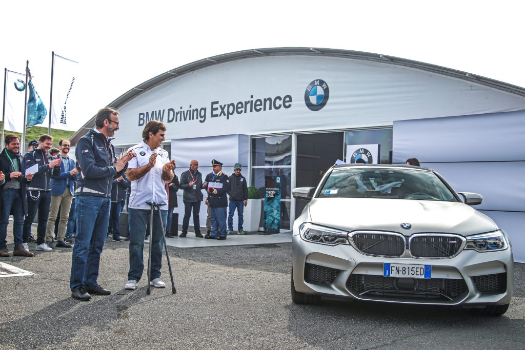 BMW M5: consegnato un esemplare ad Alex Zanardi