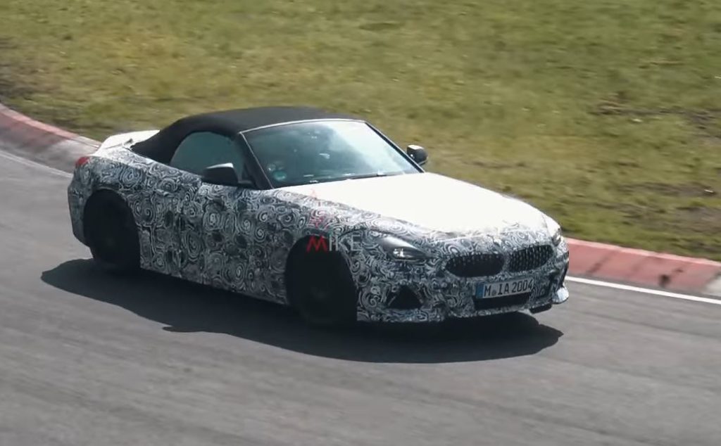 BMW Z4 M40i: la futura roadster mostra i muscoli al Nurburgring [VIDEO SPIA]