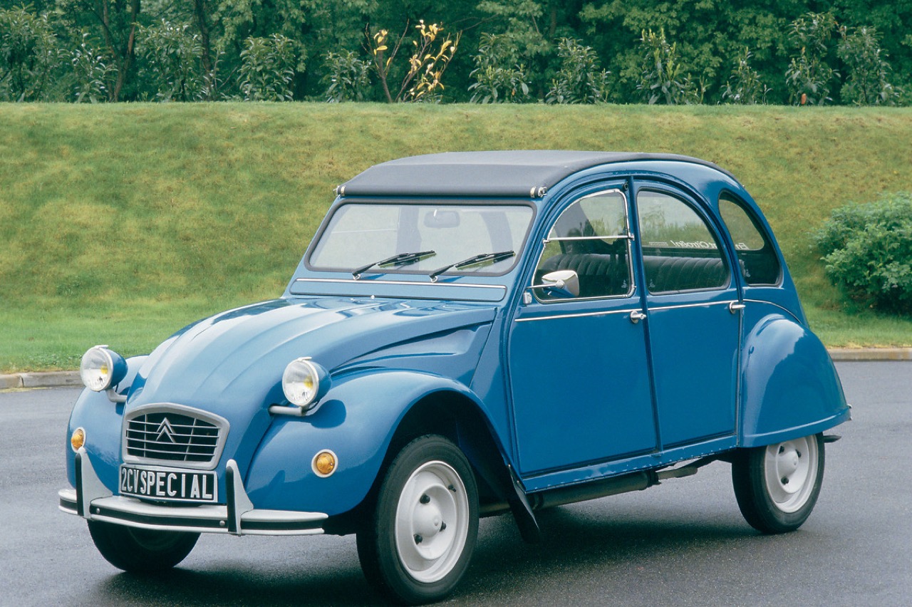 Citroen 2CV: una storia che ritorna protagonista tra i banchi di scuola