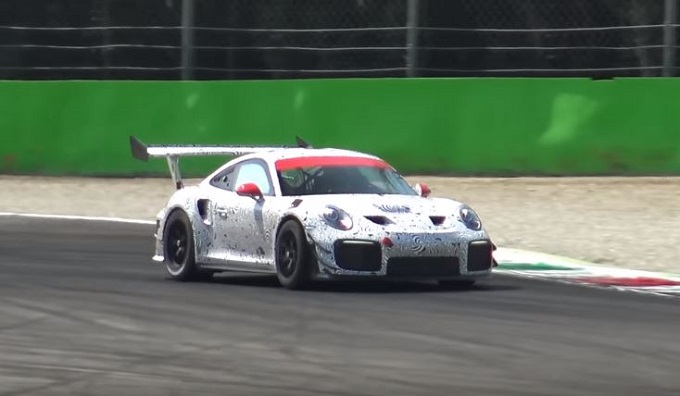 Porsche 911 GT2 RSR: è lei l’auto da corsa a girare sul circuito di Monza? [VIDEO SPIA]