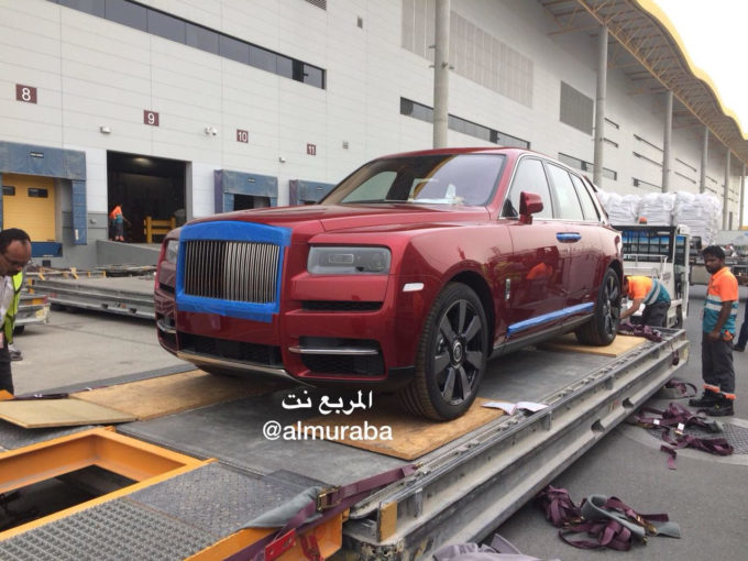 Rolls-Royce Cullinan: panoramica intorno al nuovo SUV a tutto lusso [VIDEO]