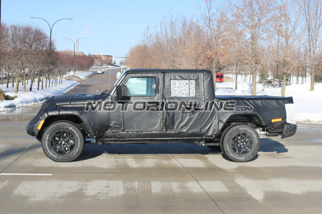 Jeep Scrambler MY 2019 foto spia 3 maggio 2018