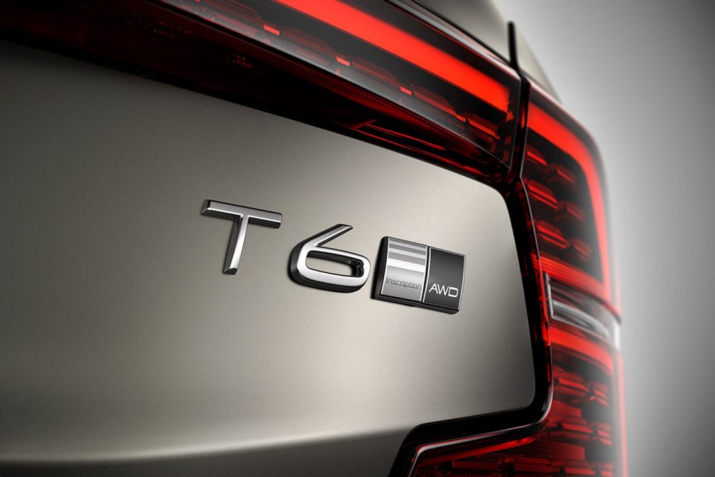 Nuova Volvo S60: la media sportiva di lusso non dispone di motori diesel