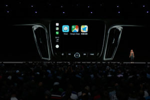 Apple CarPlay, iOS 12 apre a Waze e Google Maps