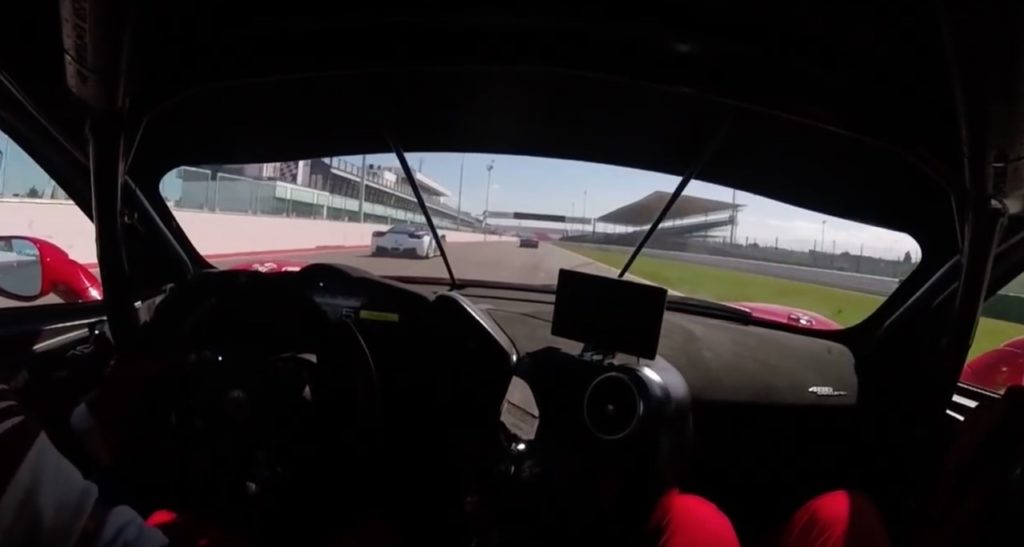 Ferrari 488 Challenge: mix di powerslides sul circuito di Misano [VIDEO]