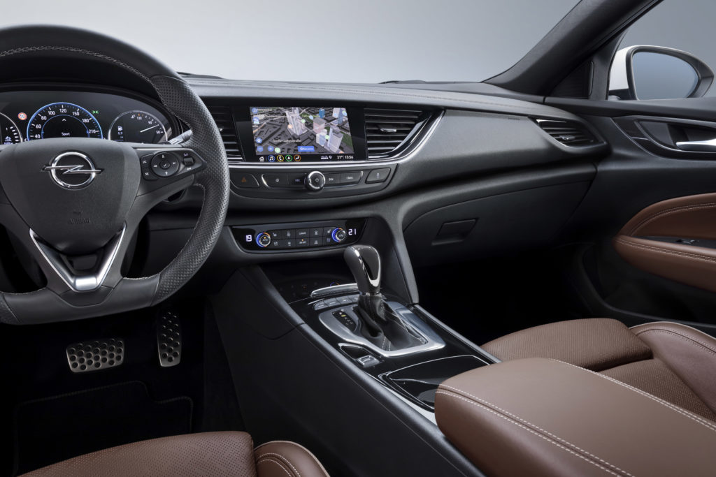 Opel Insignia: al debutto nuovi sistemi di infotainment