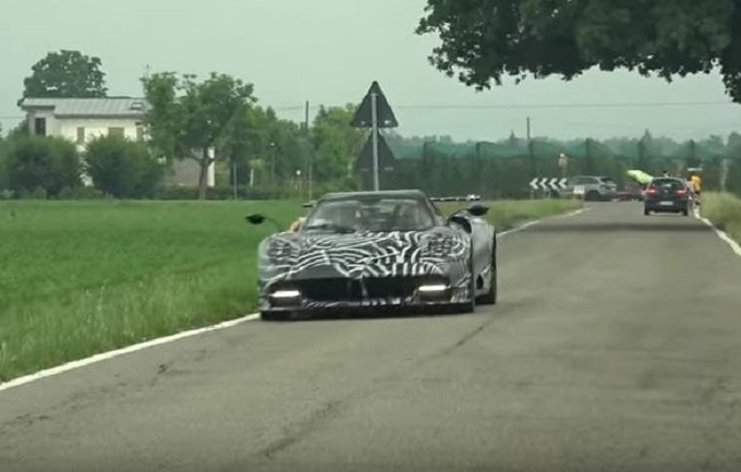 Pagani Huayra BC Roadster avvistata in strada per la prima volta [VIDEO SPIA]