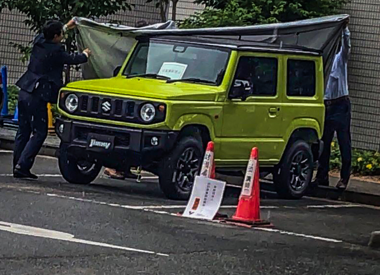 Suzuki Jimny MY 2019: nuova FOTO SPIA da vicino sbarca sul Web