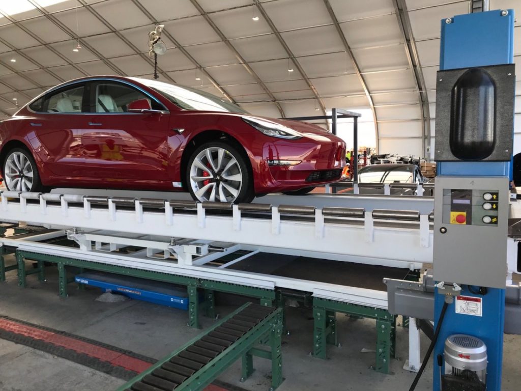 Tesla Model 3: prodotta la prima versione sportiva Dual Motor Performance