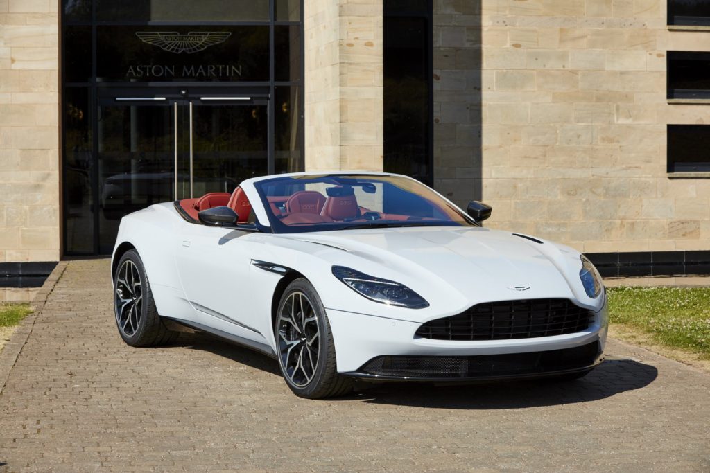 Aston Martin DB11, due edizioni speciali firmate dalla divisione Q di Gaydon [FOTO]