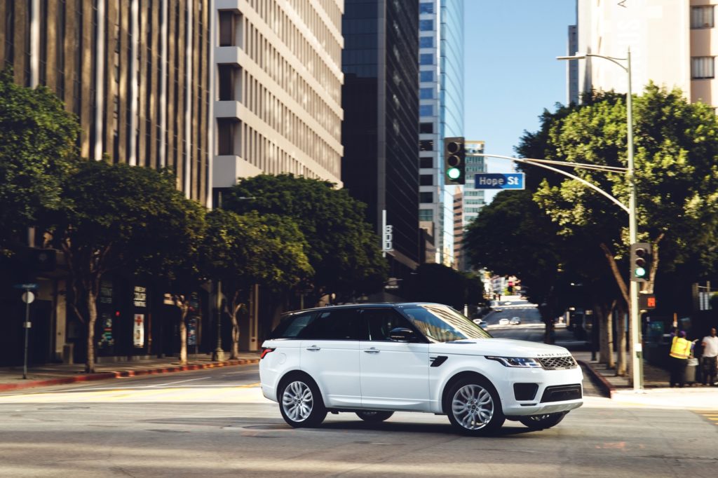 Range Rover Sport: debuttano il 3.0 SDV6 e l’Adaptive Cruise Control con Stop and Go