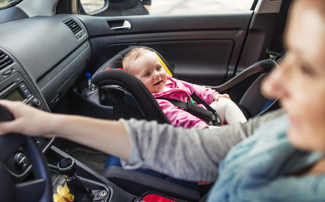 Bimbi in auto: il ministro Toninelli ed il dispositivo anti abbandono [VIDEO]