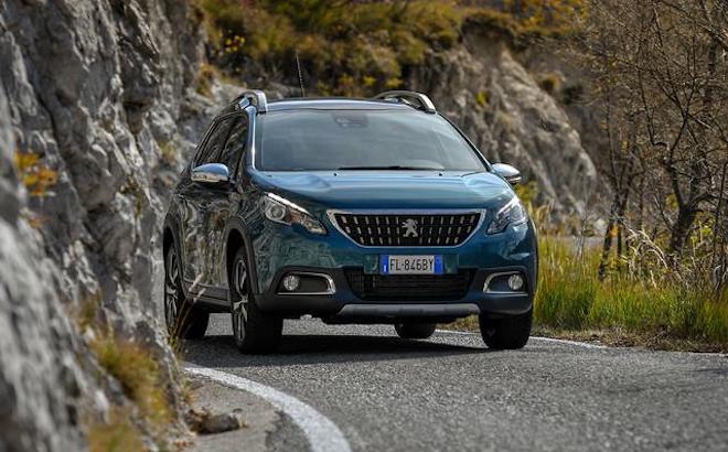 Peugeot 2008: una nuova versione con motore diesel e cambio automatico