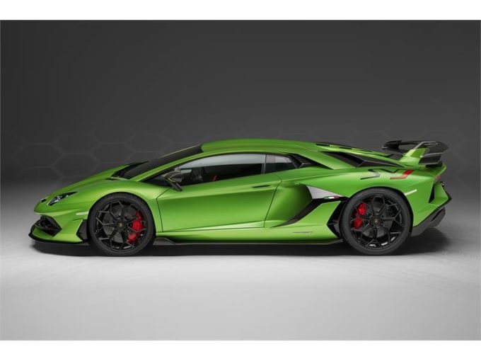 Lamborghini Aventador SVJ: svelata a Pebble Beach la supercar estrema del Toro [FOTO]