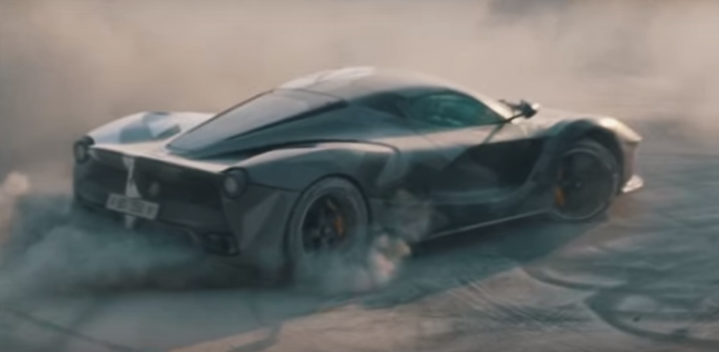 Ferrari LaFerrari: come divertirsi a suon di drift [VIDEO]