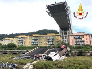 Crollo del ponte a Genova: acquisita della documentazione dalla Guardia di Finanza presso Mit, Provveditorato e Spea