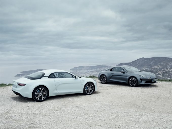 Alpine A110: al via la commercializzazione delle versioni Pure e Legende