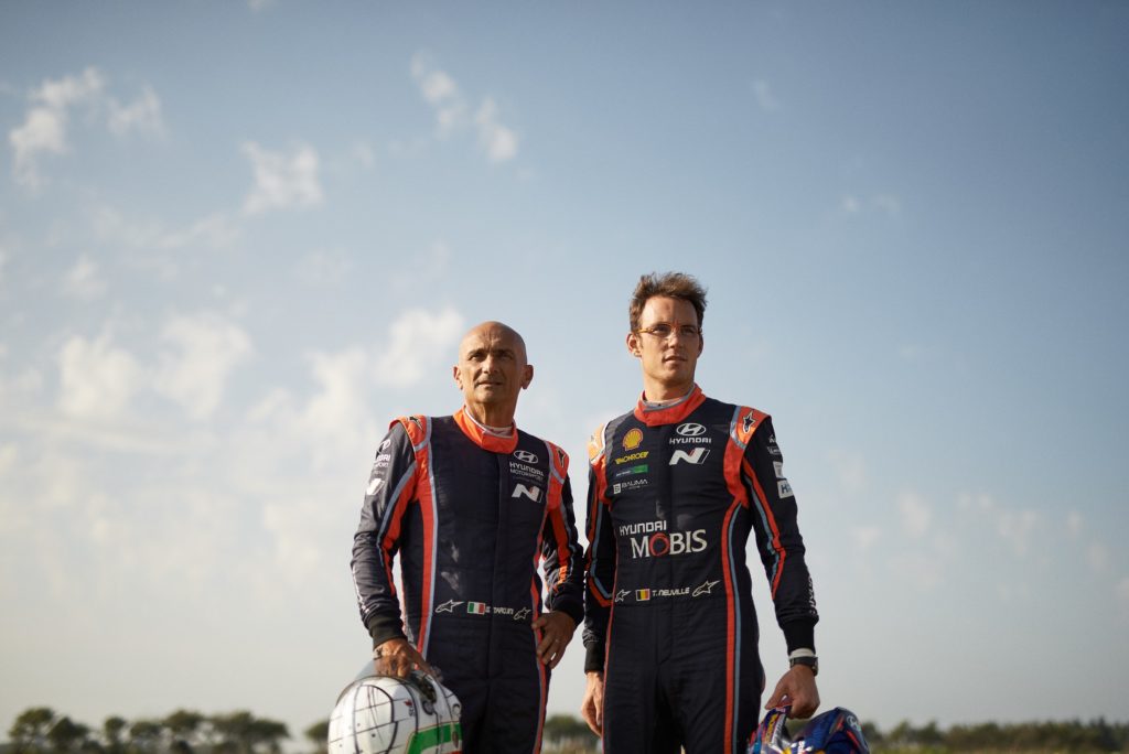 Hyundai i30 Fastback N: debutterà con un viaggio da record grazie a Gabriele Tarquini e Thierry Neuville