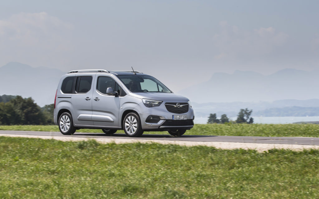 Opel Combo: la nuova campagna pubblicitaria parla coi fatti