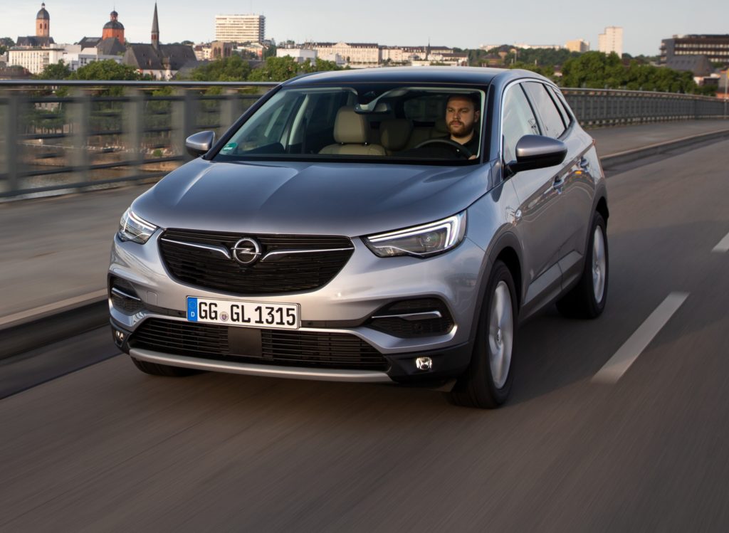 Opel Grandland X: debutta il benzina 1.6 PureTech 180 CV