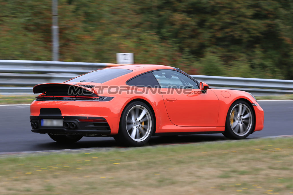 Porsche 911: aerodinamica raffinata e potenze extra [FOTO SPIA]