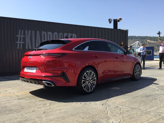 Nuova Kia Proceed, elegante sportiva e dall’anima “wagon”