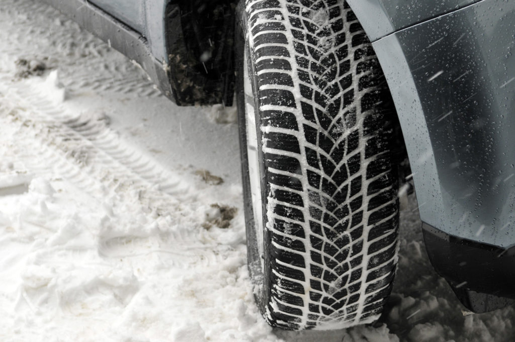 Pneumatici invernali, test GTU: doppietta Continental, bocciato il Pirelli Cinturato Winter